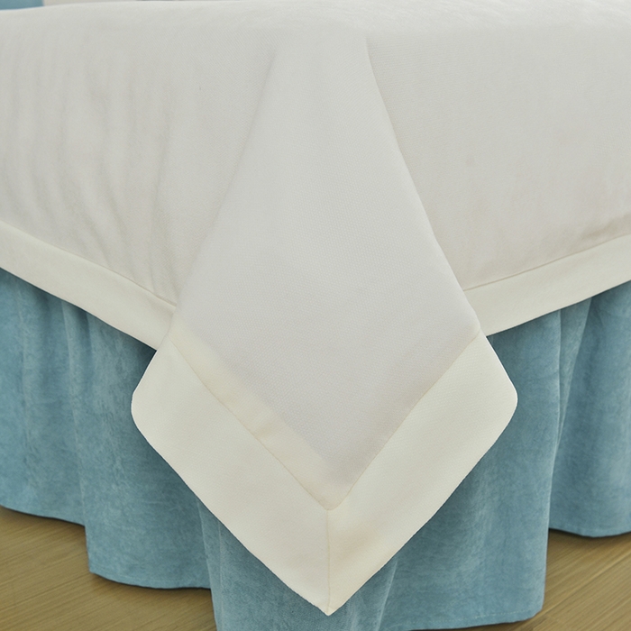 91家纺网 家纺一手货源 找家纺 不打烊家纺 2025新款贡棉美 容床罩印花款-花千城（支持logo定制）花千城米白色拼绿色