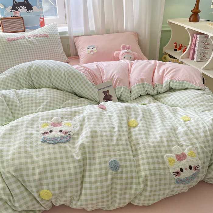 91家纺网 家纺一手货源 找家纺 雨帆家纺 2025新款水洗棉毛巾绣四件套 波点猫绿格