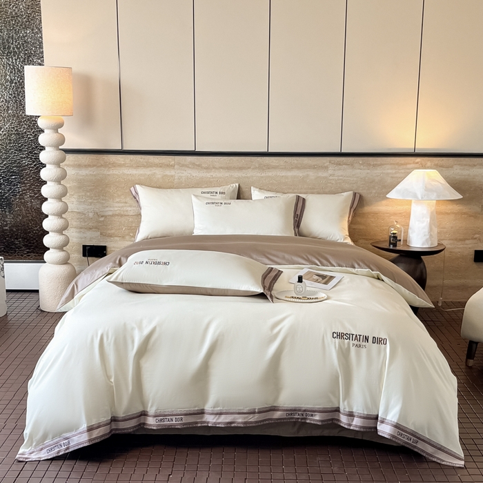 91家纺网 家纺一手货源 找家纺 瑞驰家纺 2025新款长绒棉绣花莱桉系列四件套 莱桉-贝壳白