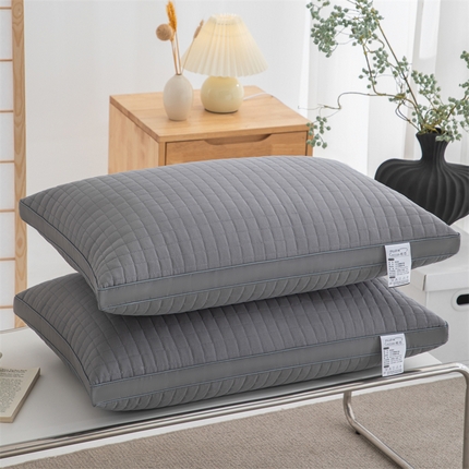 91家纺网 家纺一手货源 找家纺 （总）仁宇枕业 2025新款新品简约跑量实惠款绗绣四方格单边双边舒适枕头枕芯