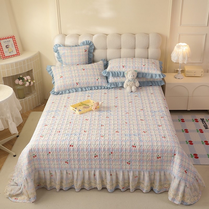 91家纺网 家纺一手货源 找家纺 美达家纺2025新款全棉蕾丝边单床盖 樱桃乐园