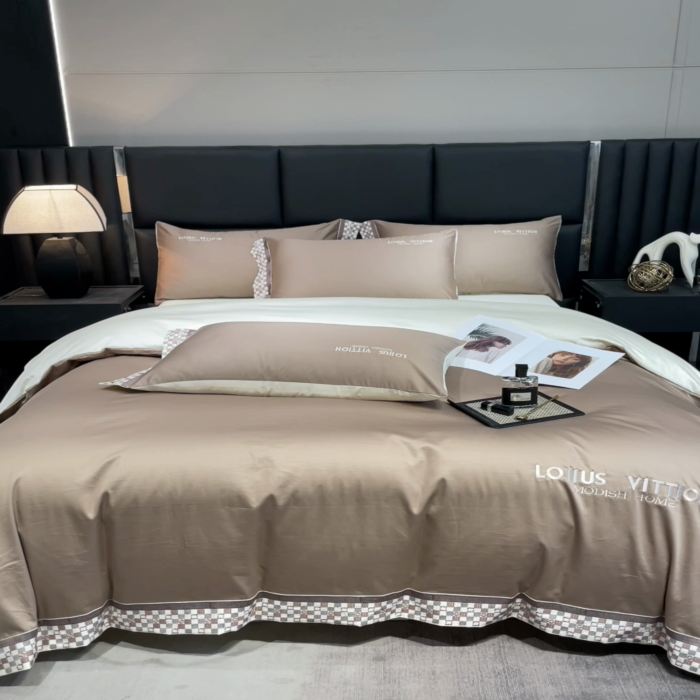 91家纺网 家纺一手货源 找家纺 瑞驰家纺 2025新款长绒棉绣花棋盘格系列四件套 棋盘格-中咖