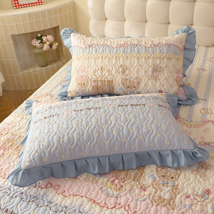 91家纺网 家纺一手货源 找家纺 美达家纺2025新款全棉蕾丝边单床盖 熊仔派对