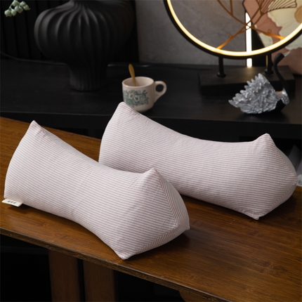 91家纺网 家纺一手货源 找家纺 仁宇枕业 2025新款新品 无印风全棉条纹三角菱形颈椎护颈骨头枕头枕芯