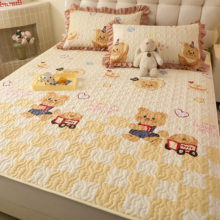 91家纺网 家纺一手货源 找家纺 美达家纺2025新款全棉夹棉床垫 黄油小熊