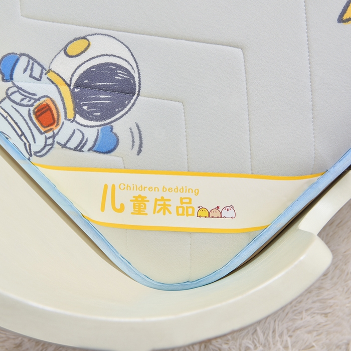 91家纺网 家纺一手货源 找家纺 嗨生活2025新款加厚A类针织面料乳胶床垫幼儿园儿童床垫 宇航火箭