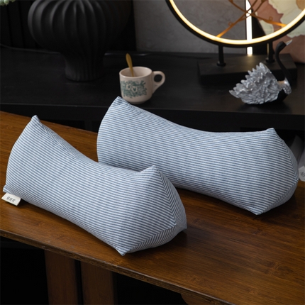 91家纺网 家纺一手货源 找家纺 仁宇枕业 2025新款新品 无印风全棉条纹三角菱形颈椎护颈骨头枕头枕芯