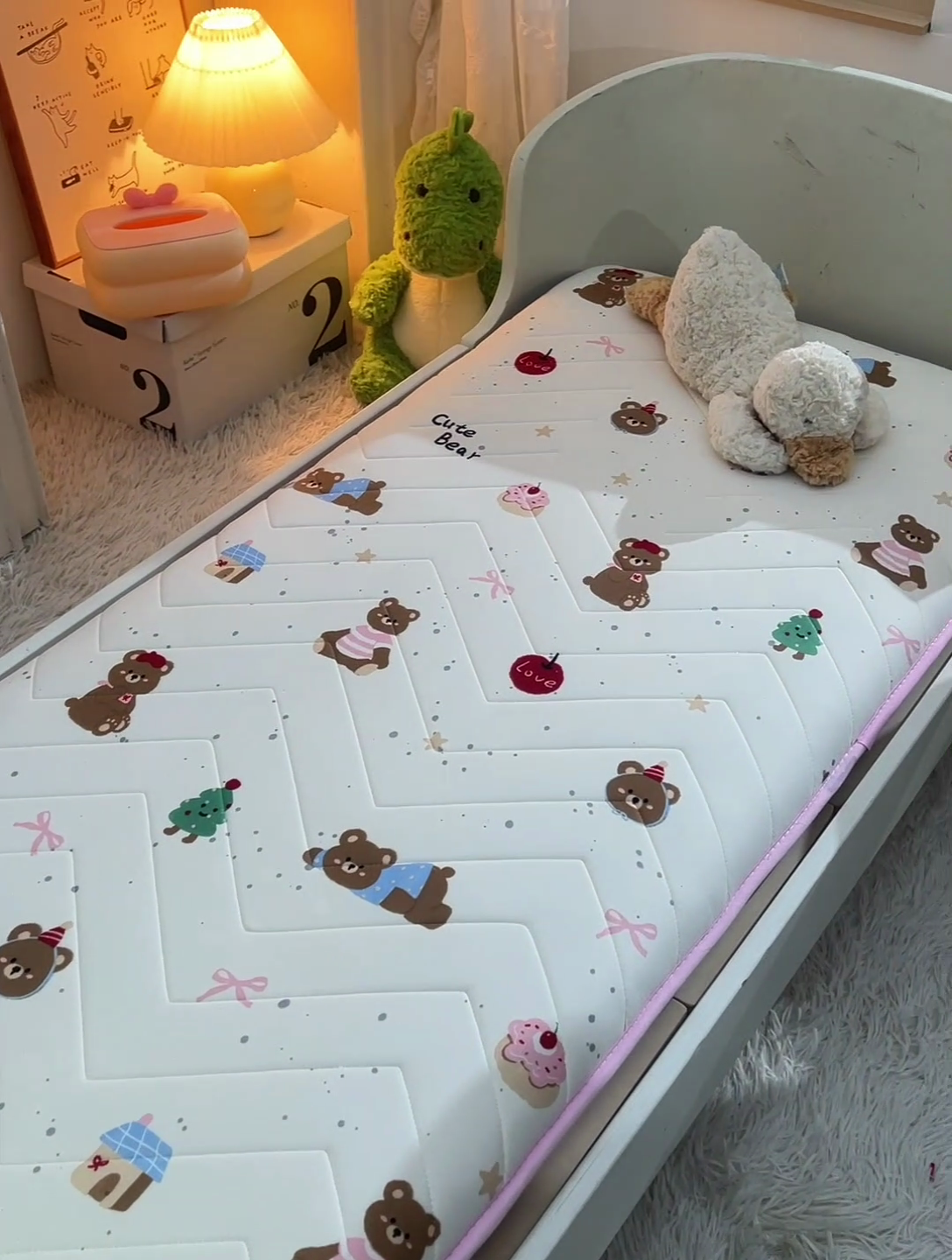 91家纺网 家纺一手货源 找家纺 嗨生活2025新款加厚A类针织面料乳胶床垫幼儿园儿童床垫 甜品小熊