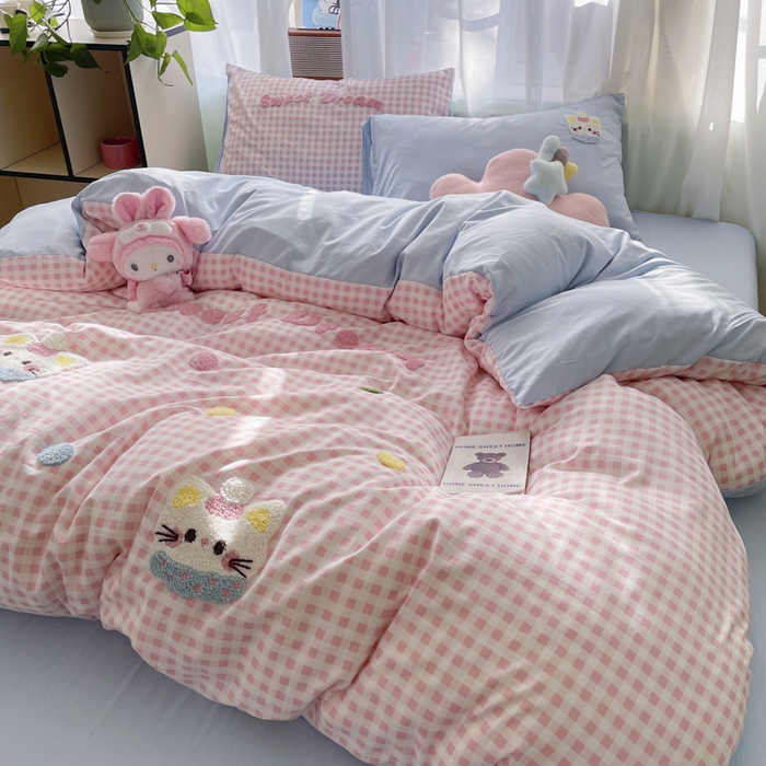 91家纺网 家纺一手货源 找家纺 雨帆家纺 2025新款水洗棉毛巾绣四件套 波点猫粉格