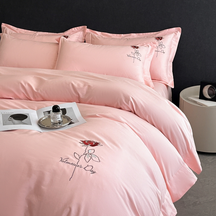 91家纺网 家纺一手货源 找家纺 新方向 2025新款全棉长绒棉刺绣四件套-梅琳娜 梅琳娜-桃粉