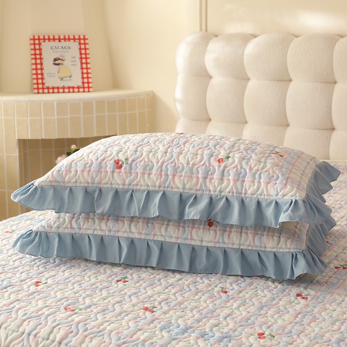 91家纺网 家纺一手货源 找家纺 美达家纺2025新款全棉蕾丝边单床盖 樱桃乐园