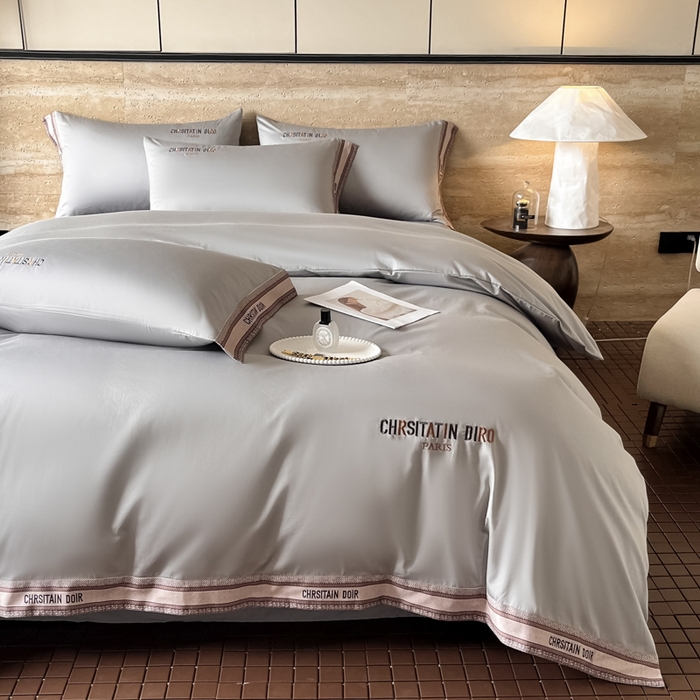 91家纺网 家纺一手货源 找家纺 瑞驰家纺 2025新款长绒棉绣花莱桉系列四件套 莱桉-朵拉灰