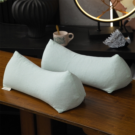 91家纺网 家纺一手货源 找家纺 仁宇枕业 2025新款新品 无印风全棉条纹三角菱形颈椎护颈骨头枕头枕芯