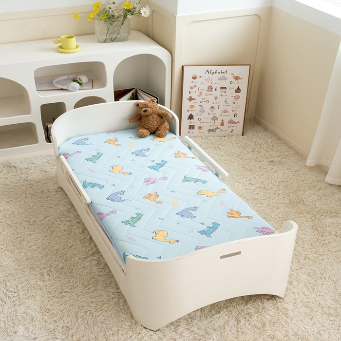 91家纺网 家纺一手货源 找家纺 嗨生活2025新款加厚A类针织面料乳胶床垫幼儿园儿童床垫 皇冠恐龙