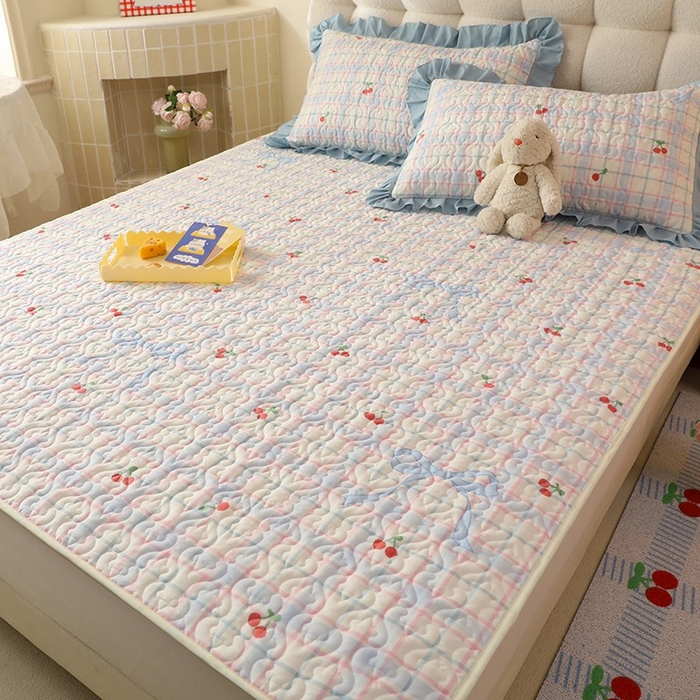 91家纺网 家纺一手货源 找家纺 美达家纺2025新款全棉夹棉床垫 樱桃乐园