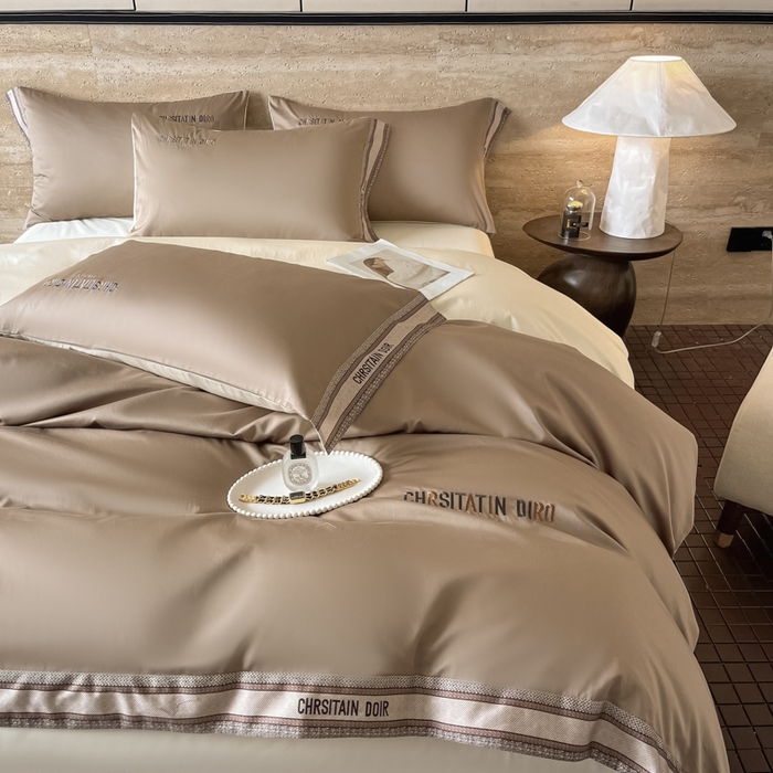 91家纺网 家纺一手货源 找家纺 瑞驰家纺 2025新款长绒棉绣花莱桉系列四件套 莱桉-驼褐