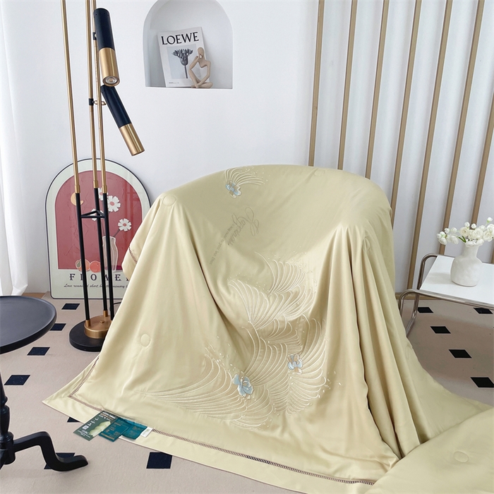 91家纺网 家纺一手货源 找家纺 优姿家纺 2025新款60S天丝绣花镂空夏被 黄色1