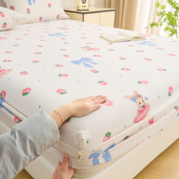 91家纺网 家纺一手货源 找家纺 首爱2025新款原棉老粗布床笠支持特殊规格定制 常年不断货 大批量供应  草莓小兔