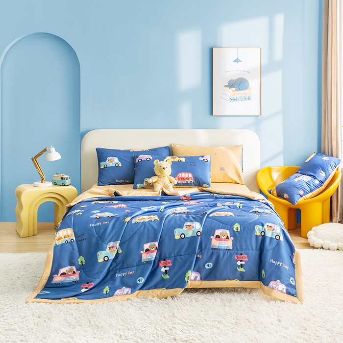 91家纺网 家纺一手货源 找家纺 暖阳 【同款地板价】2025年新款全棉印花棉花夏被四件套被子被芯 汽车派对