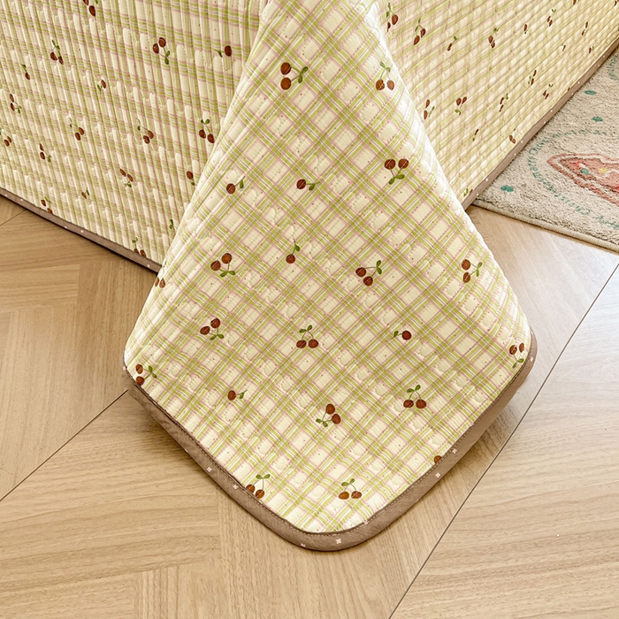 91家纺网 家纺一手货源 找家纺 雅萱家纺  2025新款双面全棉印花床盖三件套 格子樱桃