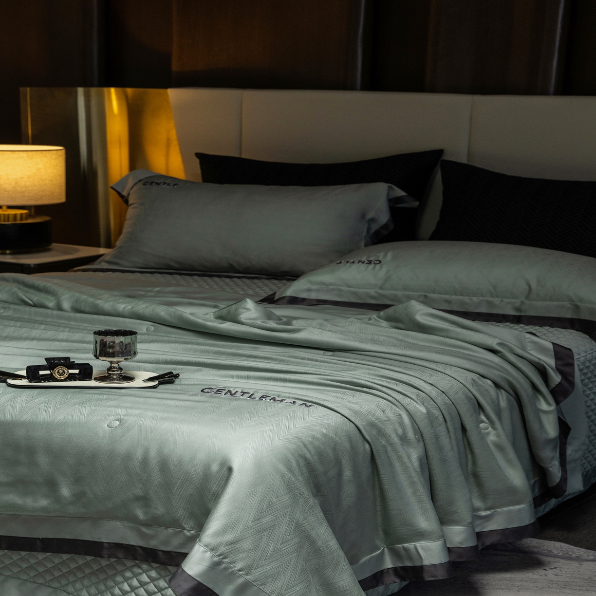 91家纺网 家纺一手货源 找家纺 时亿家居  2025新款80天丝提花床盖款夏被四件套 -晓雅系列 晓雅绿