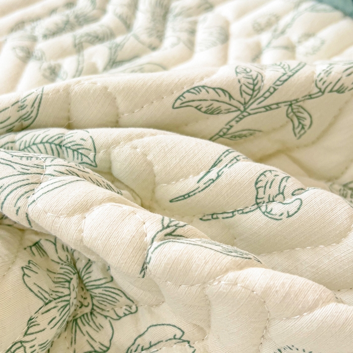 91家纺网 家纺一手货源 找家纺 2025云感提花双层纱加厚夹棉绗缝床盖 海像森林