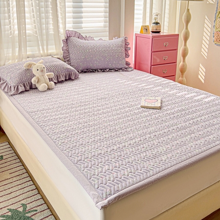 91家纺网 家纺一手货源 找家纺 （总）纽缦家纺2025新款云感提花双层纱夹棉床垫