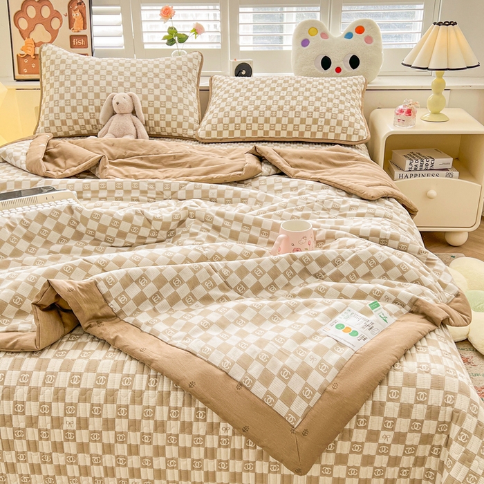 91家纺网 家纺一手货源 找家纺 雅萱家纺  2025新款全棉夏被套件 时尚都市