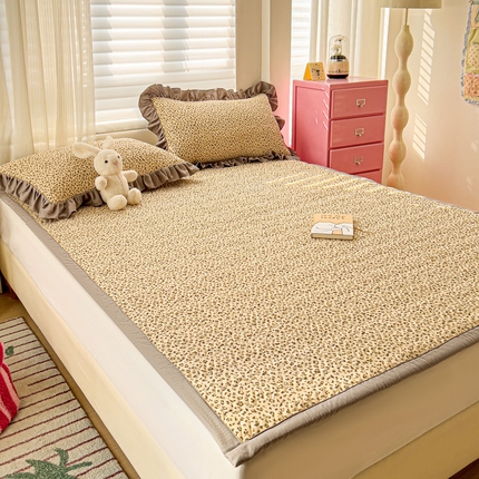 91家纺网 家纺一手货源 找家纺 （总）纽缦家纺2025新款云感提花双层纱夹棉床垫