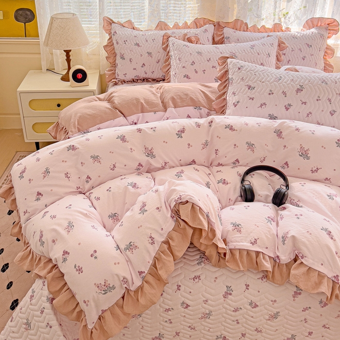 91家纺网 家纺一手货源 找家纺 纽缦家纺2025新款云感提花双层纱床盖韩版四件套 葡萄七分甜