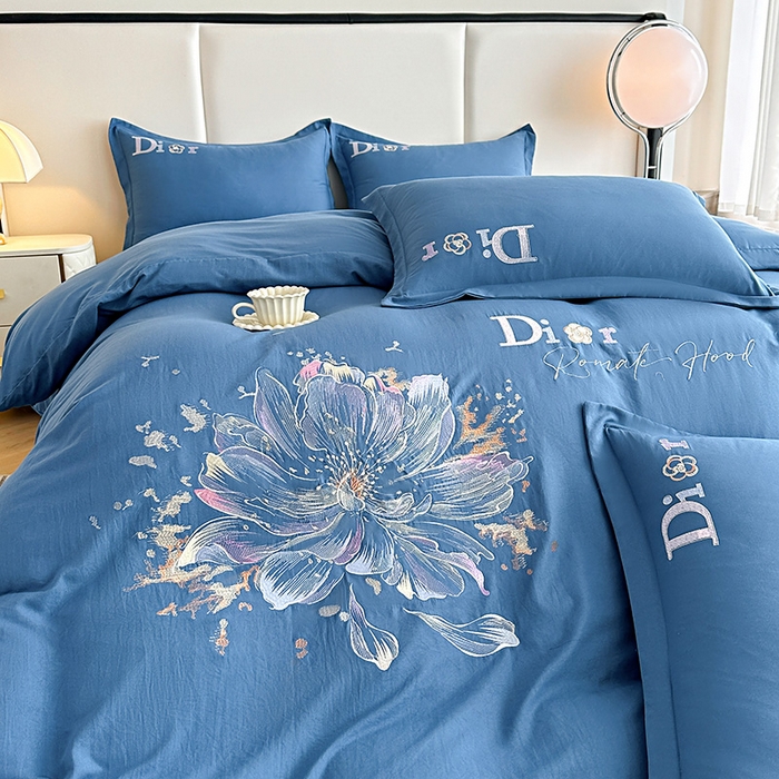 91家纺网 家纺一手货源 找家纺 大麦乐田 2025新款磨毛刺绣四件套 蒂素-宾利蓝