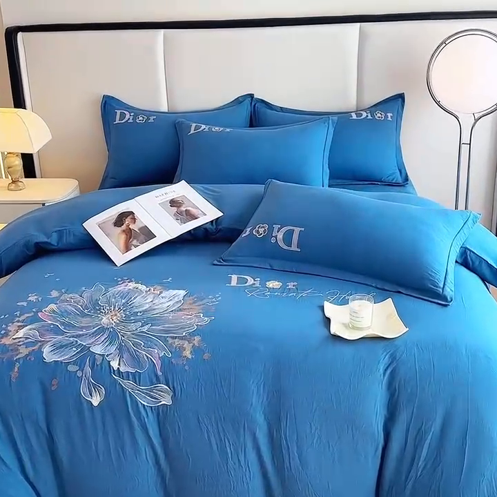 91家纺网 家纺一手货源 找家纺 大麦乐田 2025新款磨毛刺绣四件套 蒂素-宾利蓝