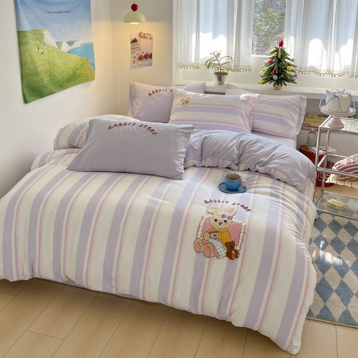 91家纺网 家纺一手货源 找家纺 桃心家居 2025新款A类亲肤舒适软糯云柔水洗棉印加绣卡通毛巾绣水洗棉系列 云柔水洗棉-印加绣紫条兔