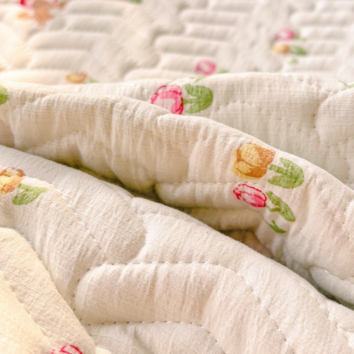 91家纺网 家纺一手货源 找家纺 2025云感提花双层纱加厚夹棉绗缝床盖 蜜糖之恋