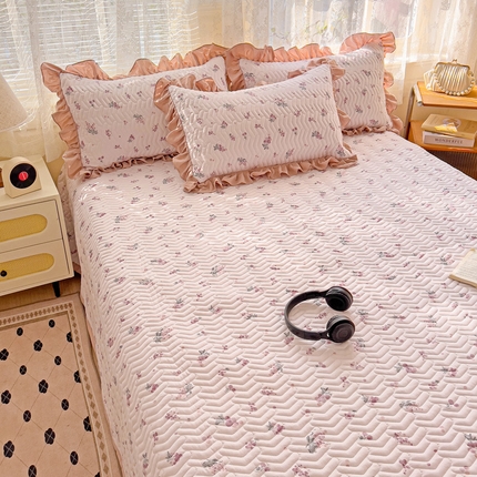 91家纺网 家纺一手货源 找家纺 （总）2025云感提花双层纱加厚夹棉绗缝床盖