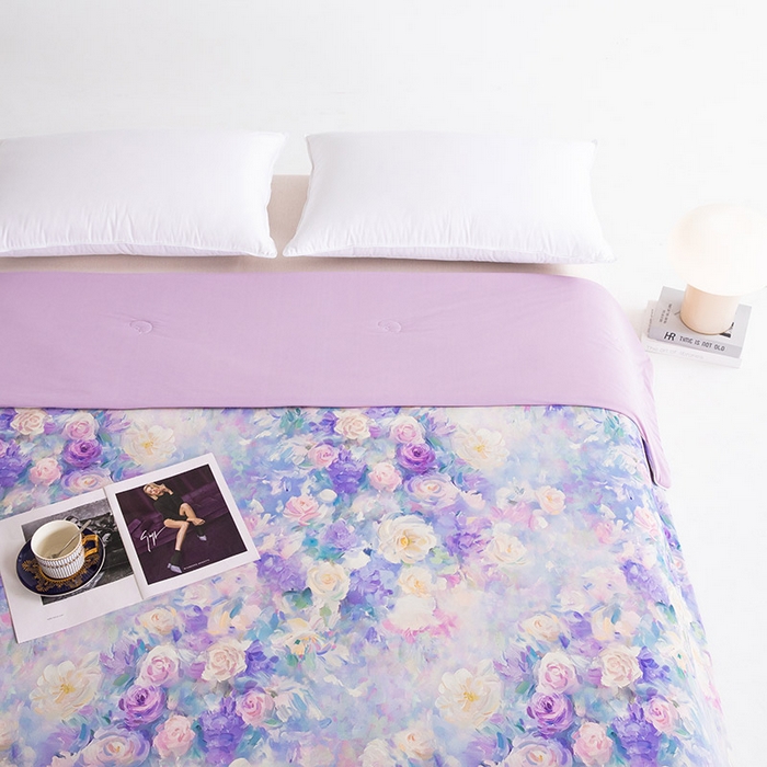 91家纺网 家纺一手货源 找家纺 睡棉坊2025新款数码印花高克重凉感丝夏凉被呱呱被10%大豆纤维填充带质检报告 迷香紫