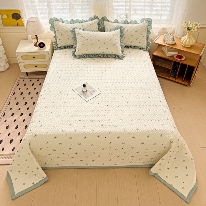 91家纺网 家纺一手货源 找家纺 2025云感提花双层纱加厚夹棉绗缝床盖 相思蓝