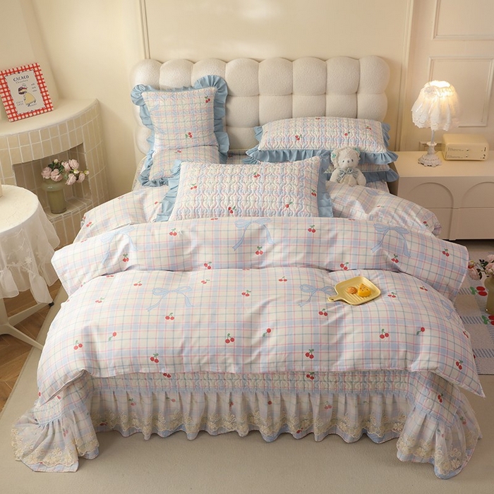 91家纺网 家纺一手货源 找家纺 美达家纺2025新款全棉蕾丝边单床盖四件套 樱桃乐园