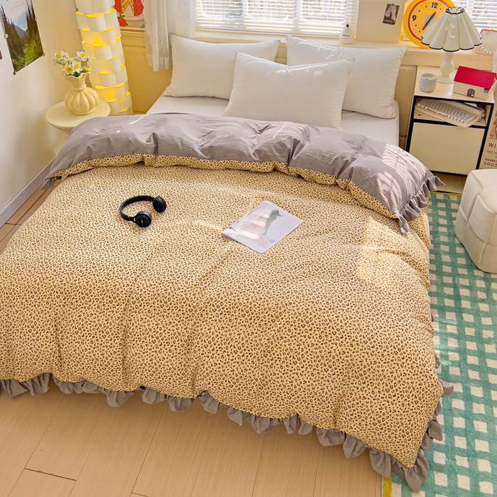 91家纺网 家纺一手货源 找家纺 纽缦家纺 2025新款云感提花双层纱韩版被套 小豹纹