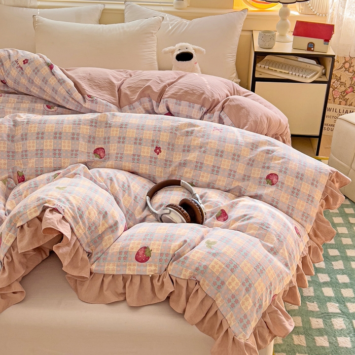 91家纺网 家纺一手货源 找家纺 纽缦家纺 2025新款云感提花双层纱韩版被套 有草莓的地方