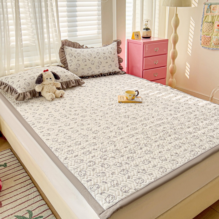 91家纺网 家纺一手货源 找家纺 纽缦家纺2025新款云感提花双层纱夹棉床垫 猫咪恋人