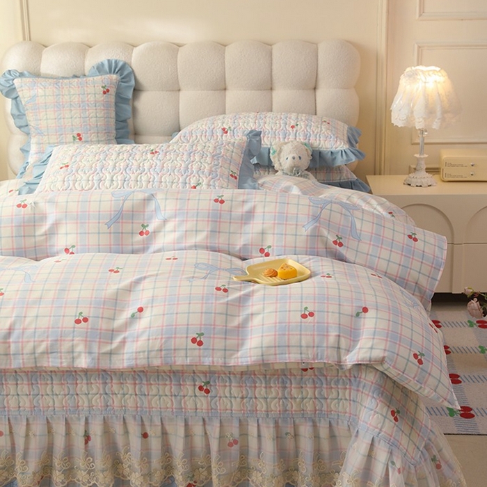 91家纺网 家纺一手货源 找家纺 美达家纺2025新款全棉蕾丝边单床盖四件套 樱桃乐园