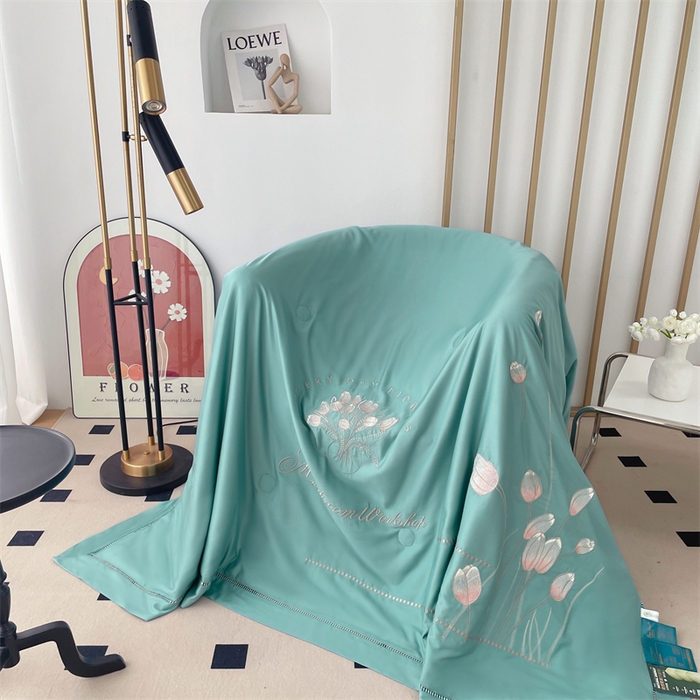 91家纺网 家纺一手货源 找家纺 优姿家纺 2025新款60S天丝绣花镂空夏被2 蓝色