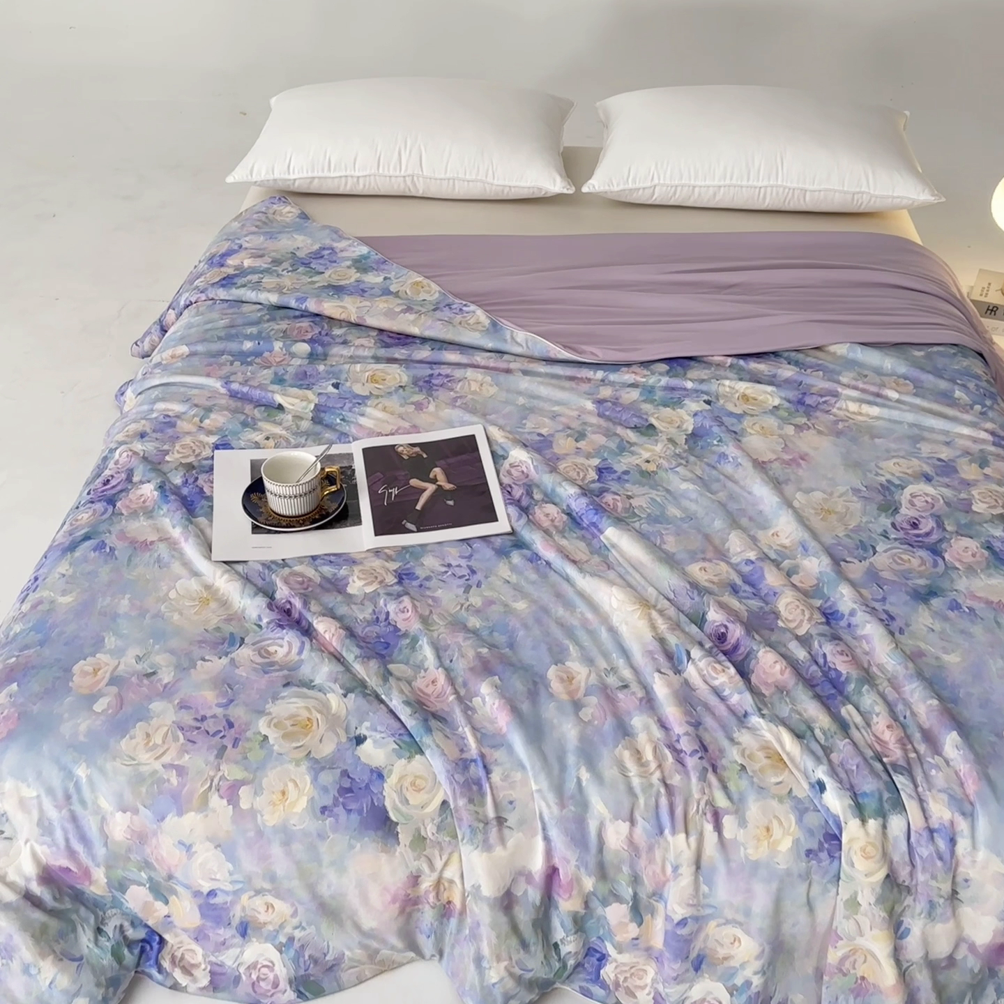 91家纺网 家纺一手货源 找家纺 睡棉坊2025新款数码印花高克重凉感丝夏凉被呱呱被10%大豆纤维填充带质检报告 迷香紫