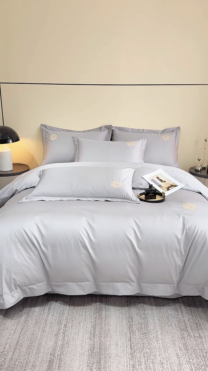 91家纺网 家纺一手货源 找家纺 KA家纺 2025春夏新款全棉绣花四件套 小香系列 小香灰