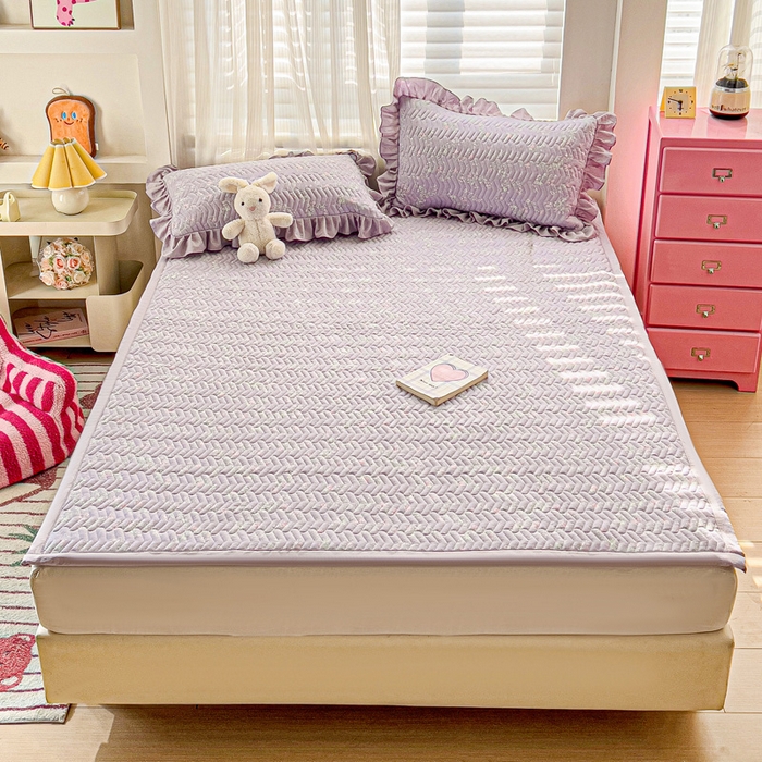 91家纺网 家纺一手货源 找家纺 纽缦家纺2025新款云感提花双层纱夹棉床垫 恋如青柠香