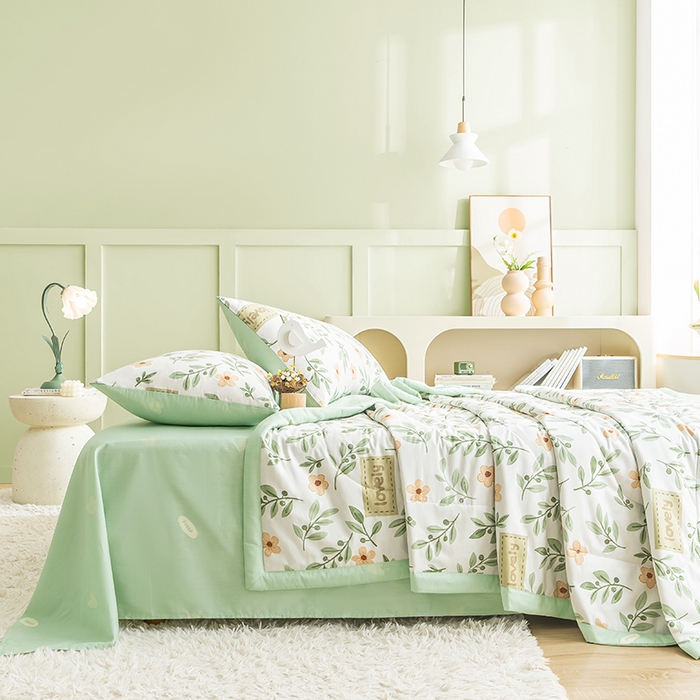 91家纺网 家纺一手货源 找家纺 暖阳 【同款地板价】2025年新款全棉印花棉花夏被四件套被子被芯 青柠