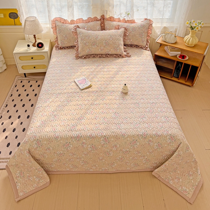 91家纺网 家纺一手货源 找家纺 2025云感提花双层纱加厚夹棉绗缝床盖 爱如星辰