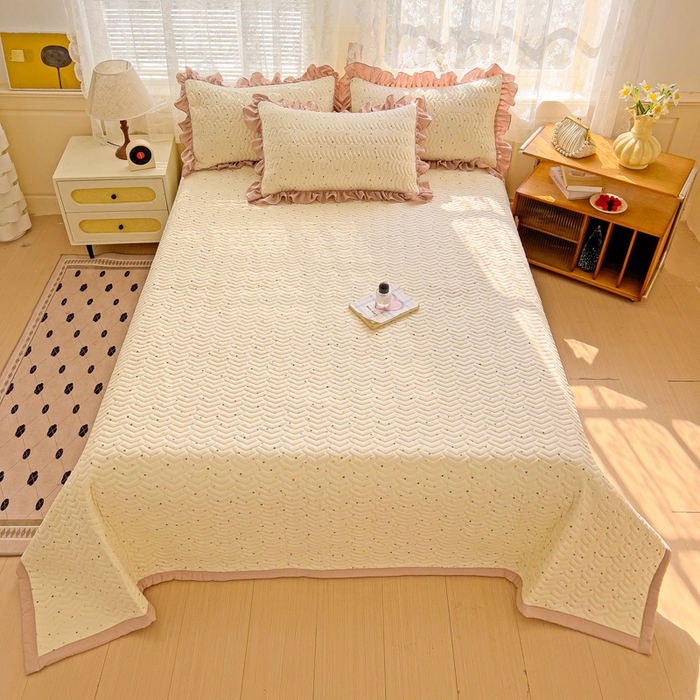 91家纺网 家纺一手货源 找家纺 2025云感提花双层纱加厚夹棉绗缝床盖 波点世界