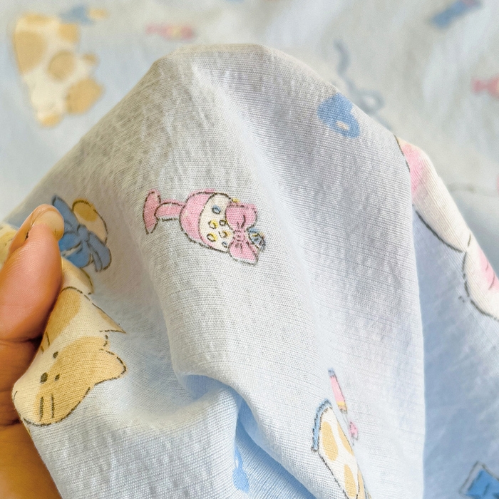 91家纺网 家纺一手货源 找家纺 纽缦家纺 2025新款云感提花双层纱床单 小猫时光蓝